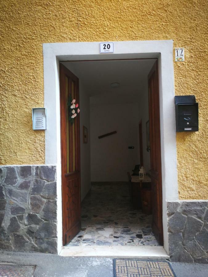 Casa Luca E Cristina Villa Mezzolago Exterior photo